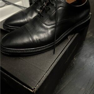 FRYE AND CO. Classic Black Leather Oxfords